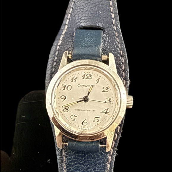 Vtg Caravelle Bulova Watch Women 24mm Silver Tone Stretch Band Manual Wind 1974 - Picture 1 of 2
